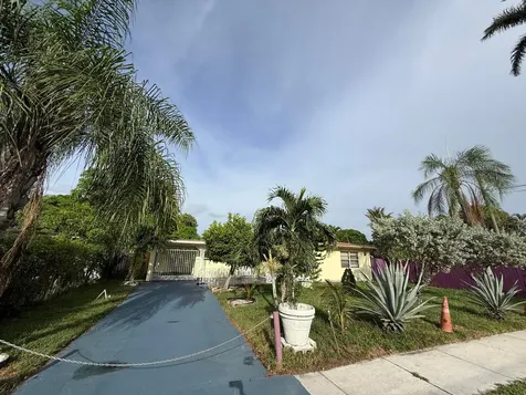 124 NW 45th Avenue Plantation FL 33317