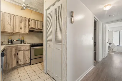 610 Sea Pine Way Greenacres FL 33415