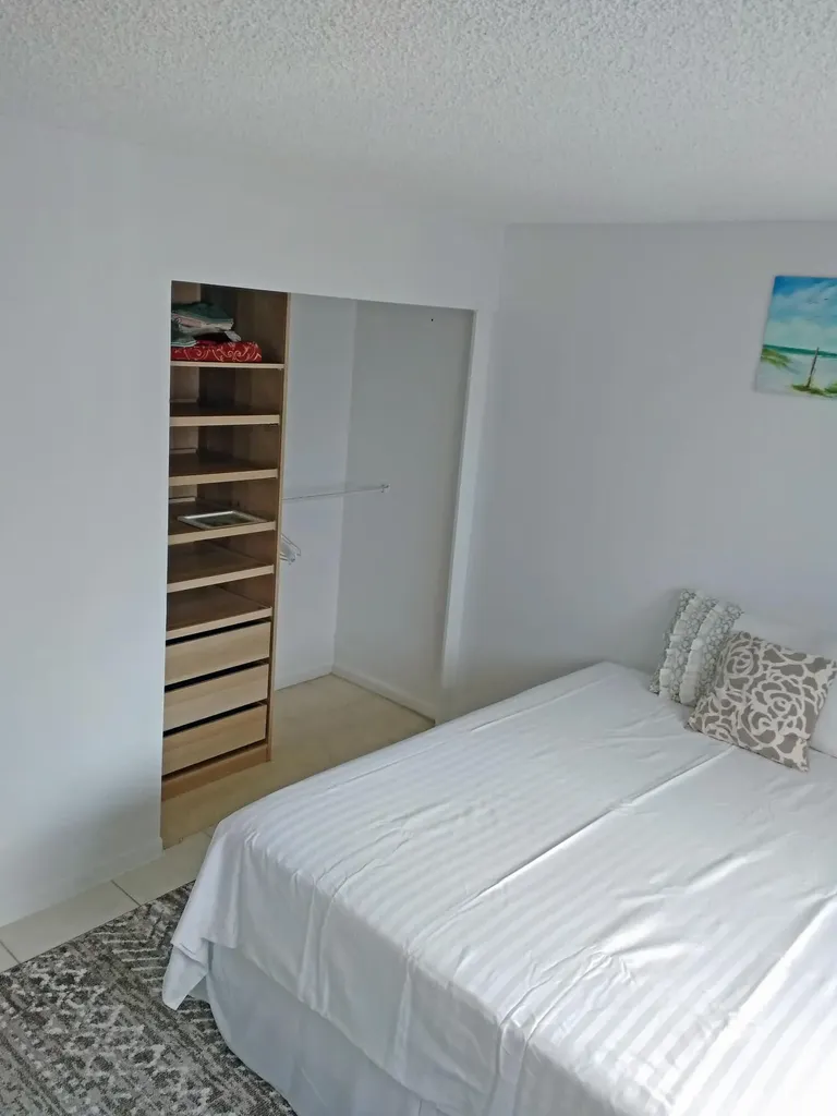205 NE 3rd Street Boynton Beach FL 33435