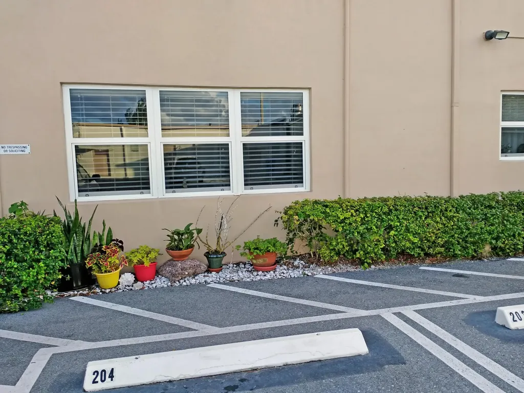 205 NE 3rd Street Boynton Beach FL 33435