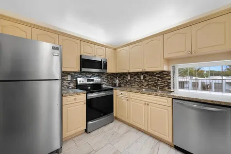 483 N Pine Island Road Plantation FL 33324
