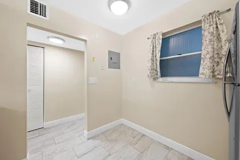 483 N Pine Island Road Plantation FL 33324