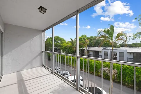 483 N Pine Island Road Plantation FL 33324