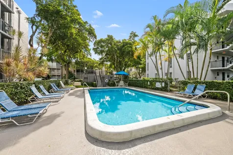 483 N Pine Island Road Plantation FL 33324