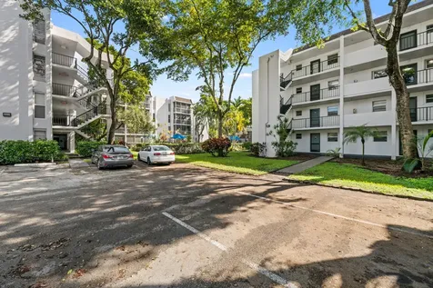 483 N Pine Island Road Plantation FL 33324
