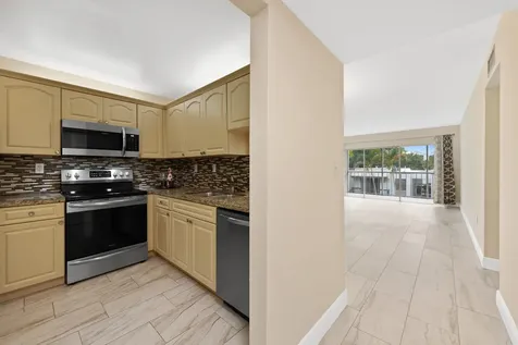 483 N Pine Island Road Plantation FL 33324