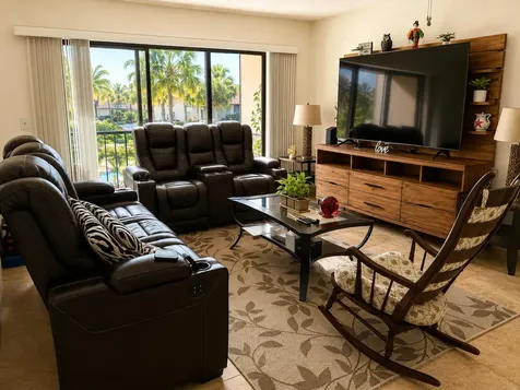 627 Sea Pine Way Greenacres FL 33415
