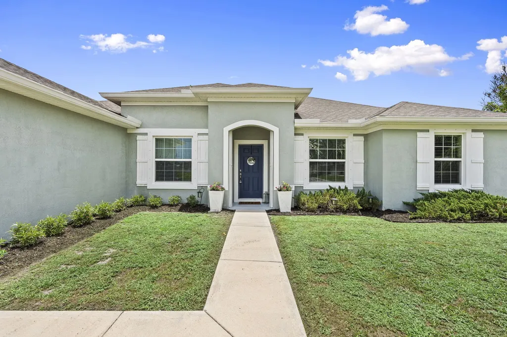 2141 SW Leafy Road Port St Lucie FL 34953