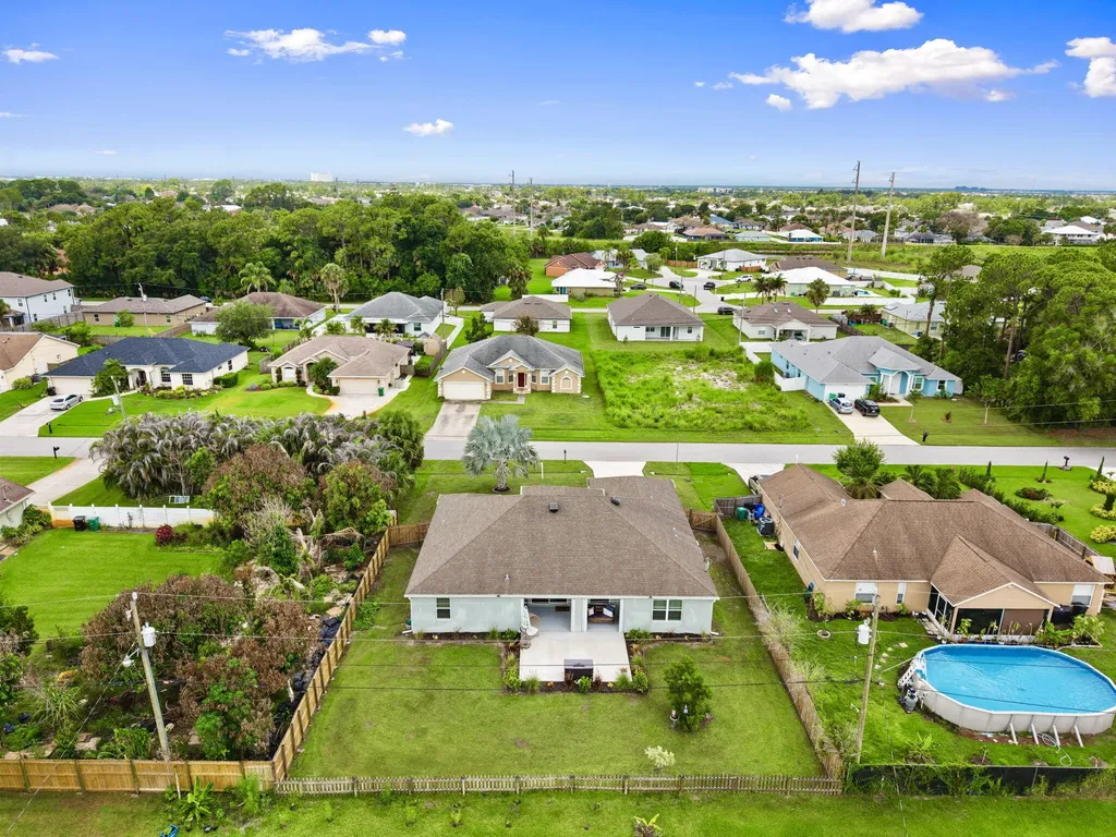 2141 SW Leafy Road Port St Lucie FL 34953