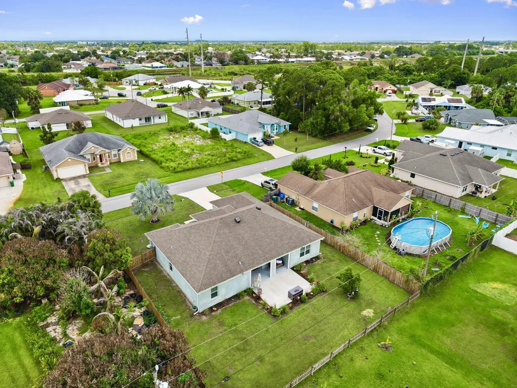 2141 SW Leafy Road Port St Lucie FL 34953