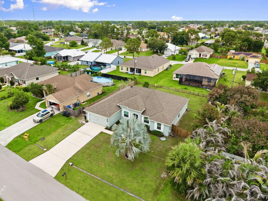 2141 SW Leafy Road Port St Lucie FL 34953