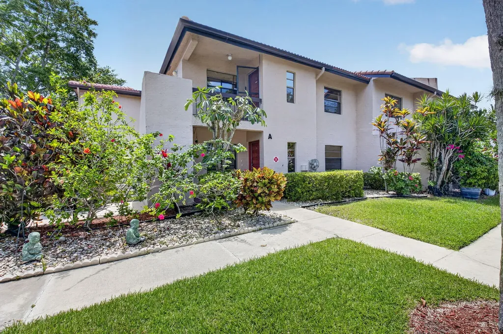 9264 Vista Del Lago Boca Raton FL 33428