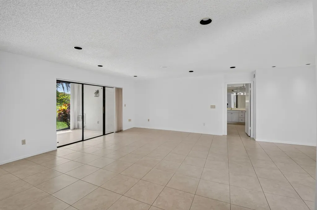 9264 Vista Del Lago Boca Raton FL 33428