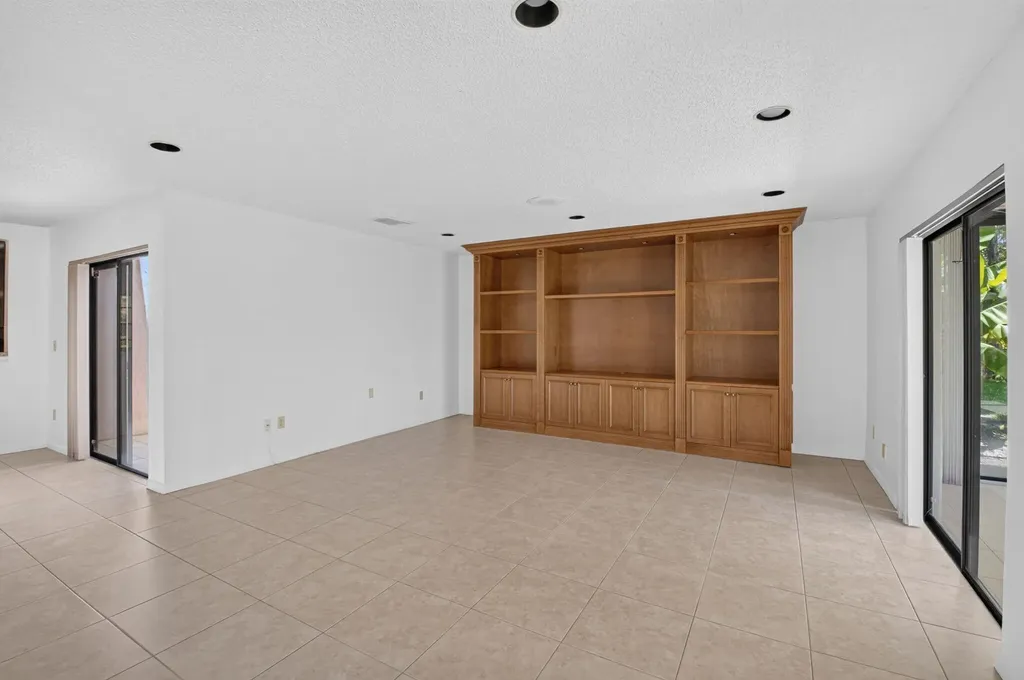 9264 Vista Del Lago Boca Raton FL 33428