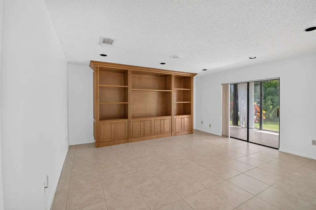 9264 Vista Del Lago Boca Raton FL 33428