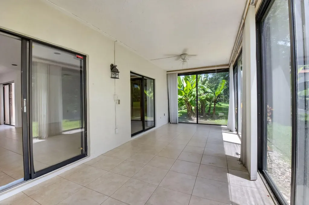 9264 Vista Del Lago Boca Raton FL 33428
