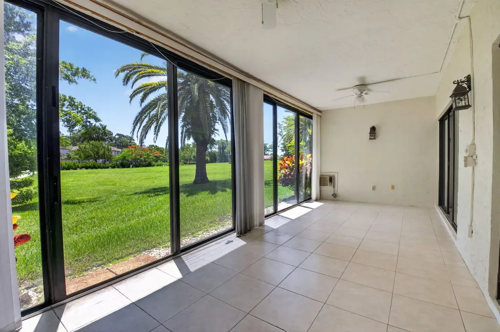 9264 Vista Del Lago Boca Raton FL 33428