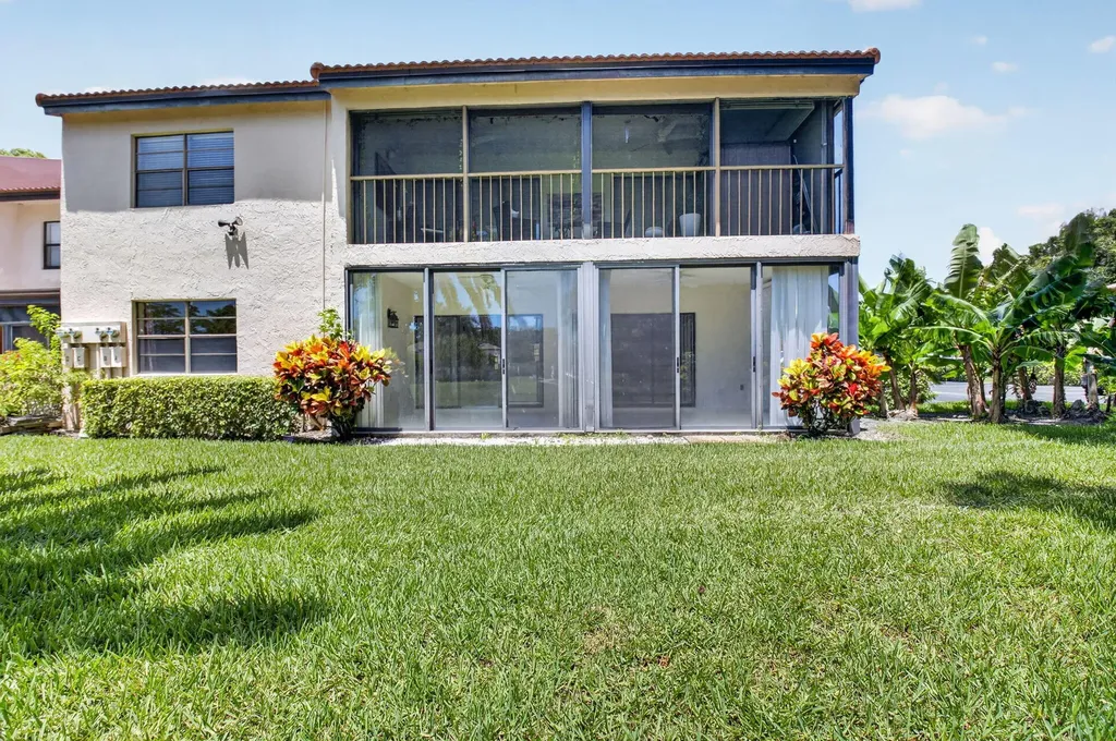 9264 Vista Del Lago Boca Raton FL 33428