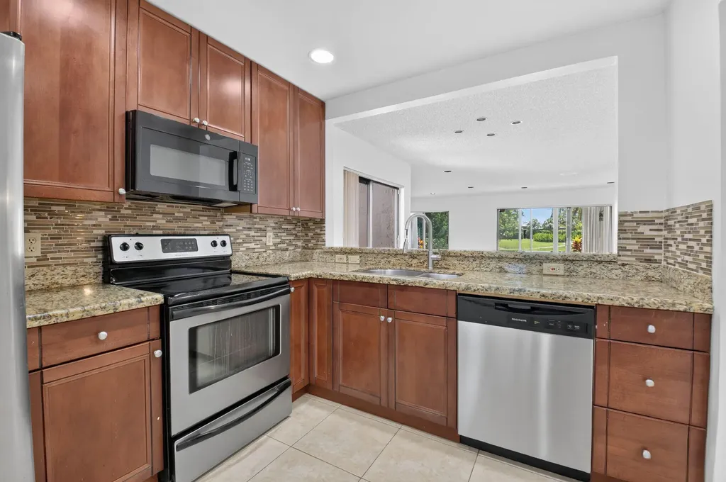 9264 Vista Del Lago Boca Raton FL 33428