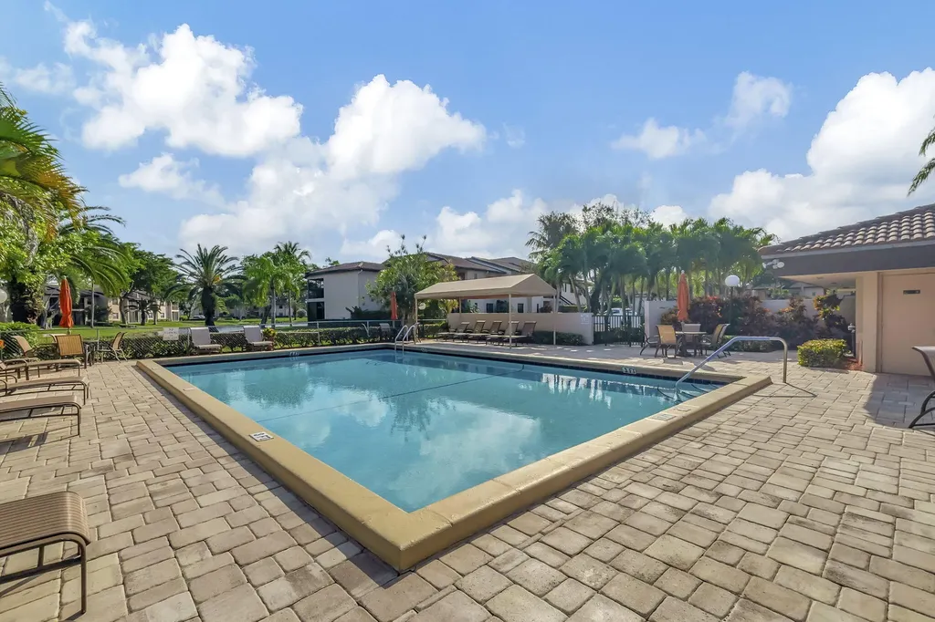 9264 Vista Del Lago Boca Raton FL 33428