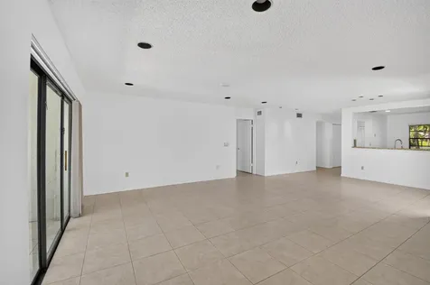 9264 Vista Del Lago Boca Raton FL 33428