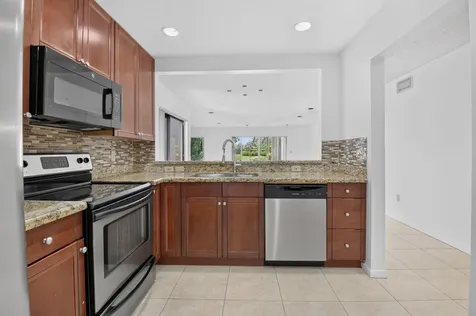 9264 Vista Del Lago Boca Raton FL 33428