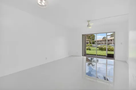 5561 Lakeside Drive Margate FL 33063