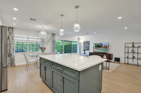 4921 Riverside Drive Coral Springs FL 33067
