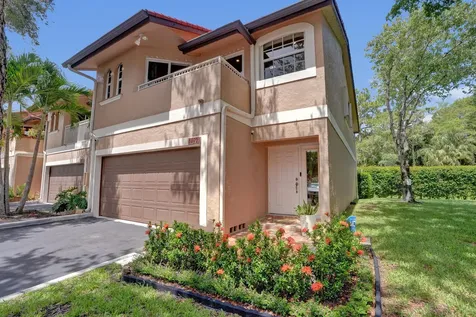 4921 Riverside Drive Coral Springs FL 33067