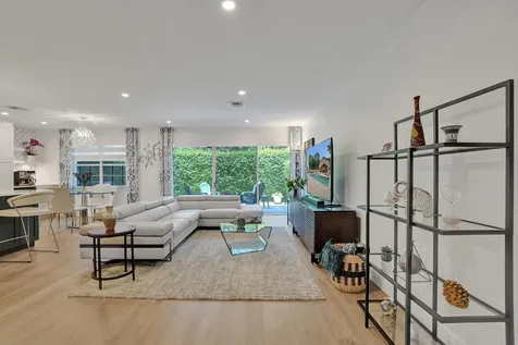 4921 Riverside Drive Coral Springs FL 33067