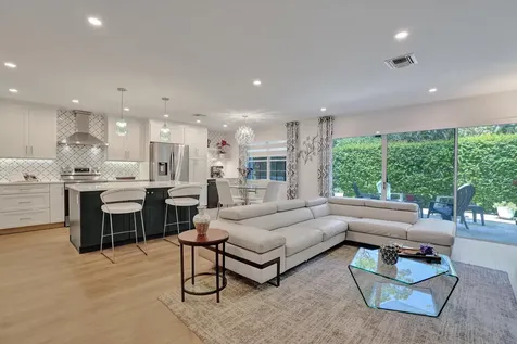 4921 Riverside Drive Coral Springs FL 33067