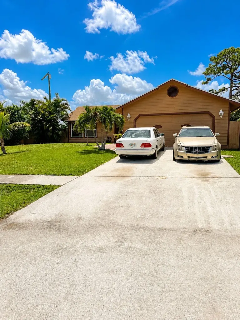5202 El Claro Circle West Palm Beach FL 33415