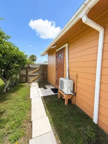 5202 El Claro Circle West Palm Beach FL 33415