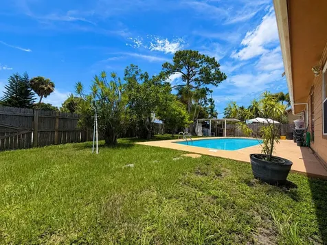 5202 El Claro Circle West Palm Beach FL 33415