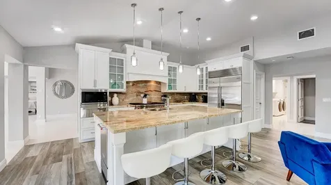 2593 SE 9th Street Pompano Beach FL 33062