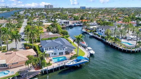 2593 SE 9th Street Pompano Beach FL 33062