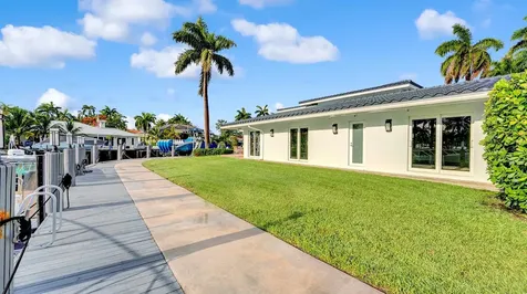 2593 SE 9th Street Pompano Beach FL 33062