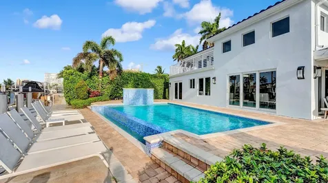 2593 SE 9th Street Pompano Beach FL 33062