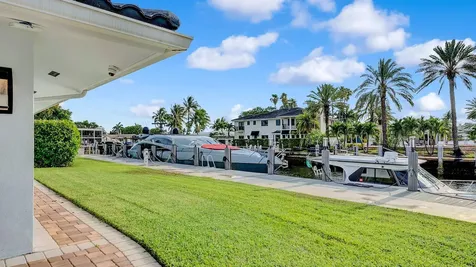 2593 SE 9th Street Pompano Beach FL 33062