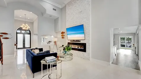 2593 SE 9th Street Pompano Beach FL 33062