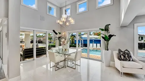 2593 SE 9th Street Pompano Beach FL 33062