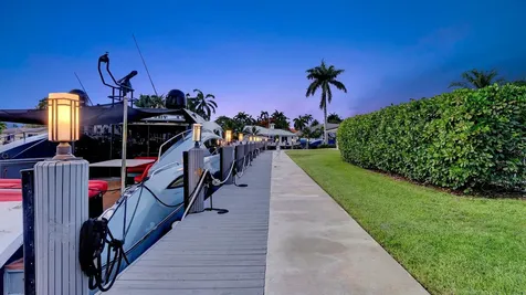 2593 SE 9th Street Pompano Beach FL 33062
