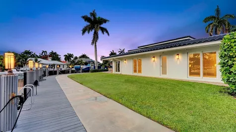2593 SE 9th Street Pompano Beach FL 33062