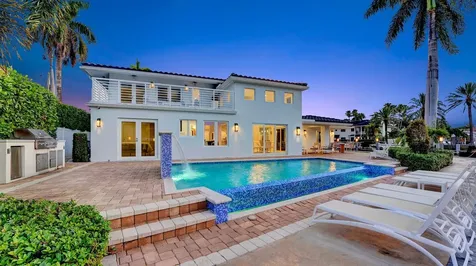 2593 SE 9th Street Pompano Beach FL 33062