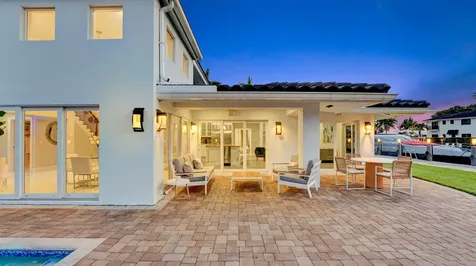 2593 SE 9th Street Pompano Beach FL 33062