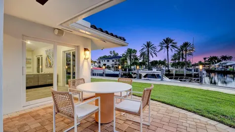 2593 SE 9th Street Pompano Beach FL 33062