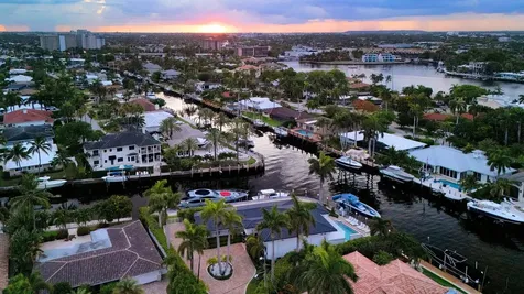 2593 SE 9th Street Pompano Beach FL 33062