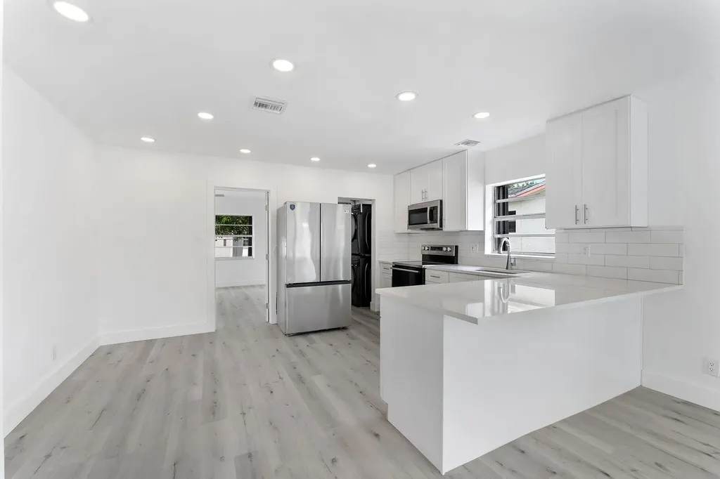 488 NW 2nd Terrace Deerfield Beach FL 33441