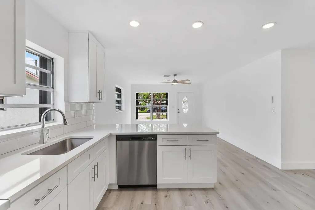 488 NW 2nd Terrace Deerfield Beach FL 33441