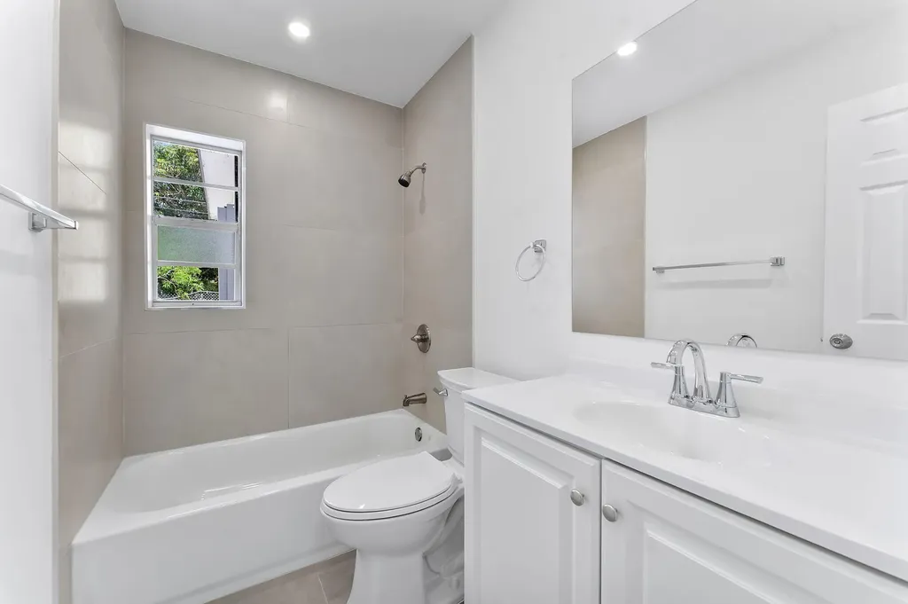 488 NW 2nd Terrace Deerfield Beach FL 33441